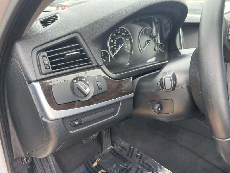 2014 BMW 5 Series 528i