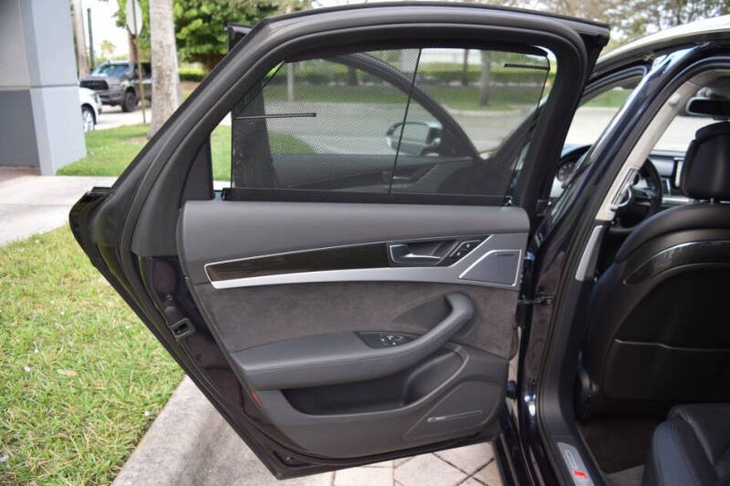 2015 Audi S8 4.0T quattro