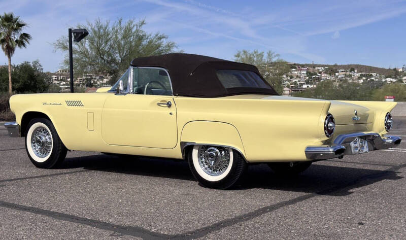 1957 Ford Thunderbird