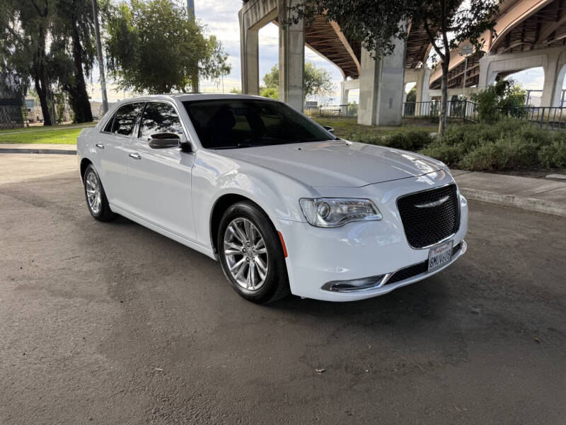 2017 Chrysler 300 C