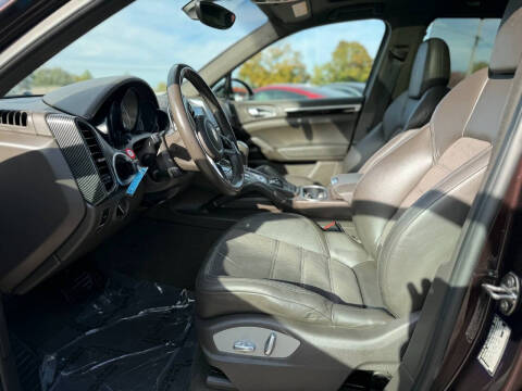 2017 Porsche Cayenne Platinum Edition