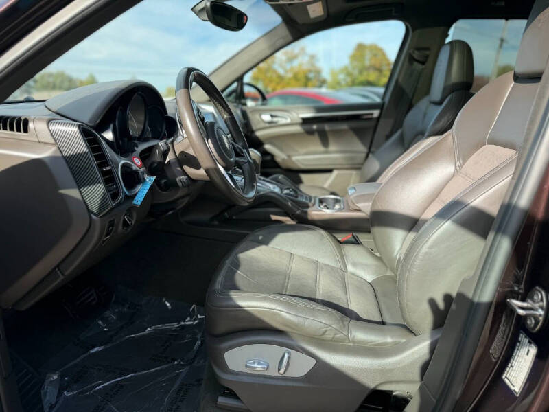 2017 Porsche Cayenne Platinum Edition