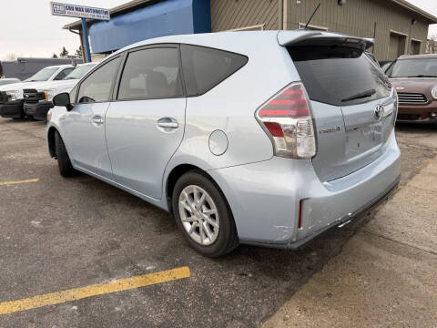 2015 Toyota Prius v Two