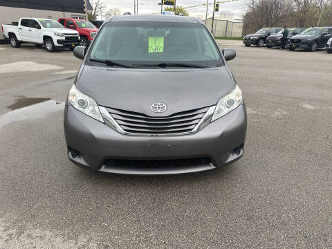 2017 Toyota Sienna LE 8-Passenger