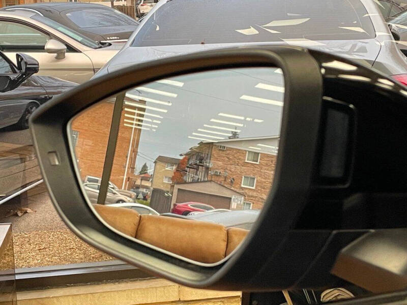 2021 Audi e-tron quattro Premium