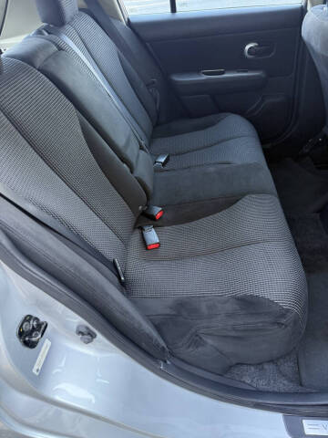 2012 Nissan Versa 1.8 S