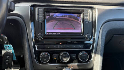 2017 Volkswagen Passat 1.8T R-Line