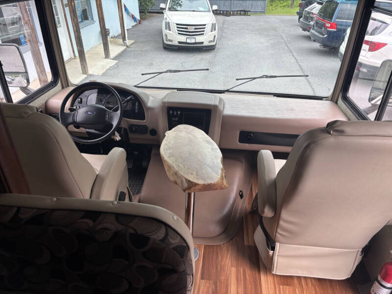 2015 Ford GEORGETOWN FOREST RIVER