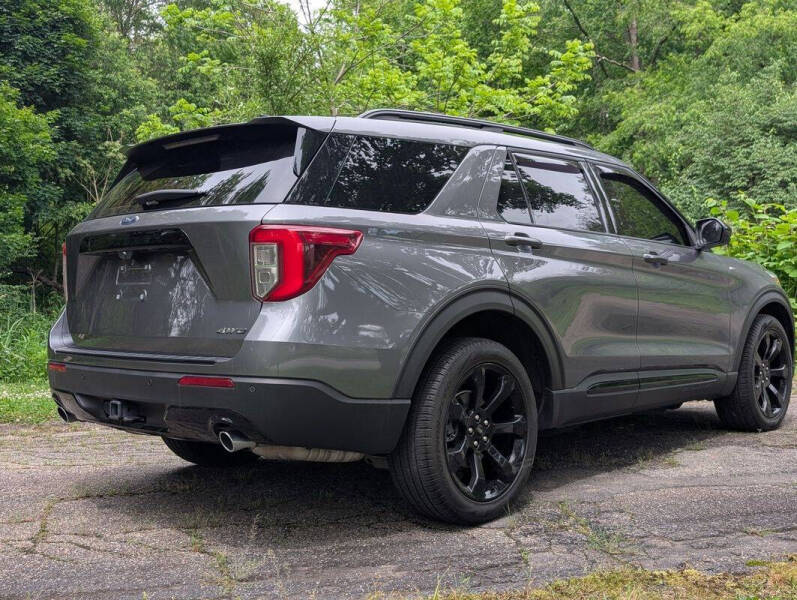 2024 Ford Explorer ST-Line