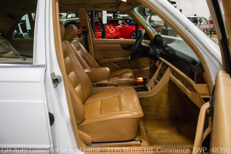 1991 Mercedes-Benz 560-Class 560 SEL