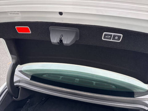 2025 Genesis G90 3.5T e-Supercharger