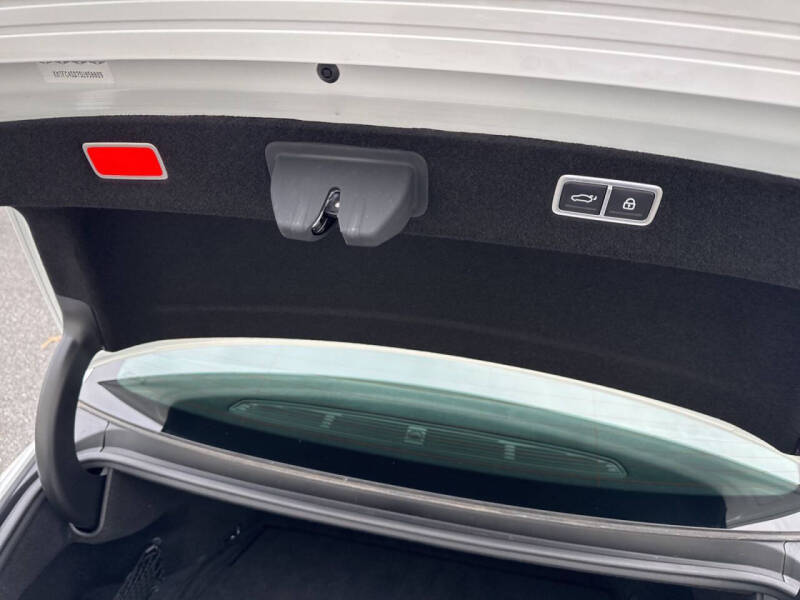 2025 Genesis G90 3.5T e-Supercharger