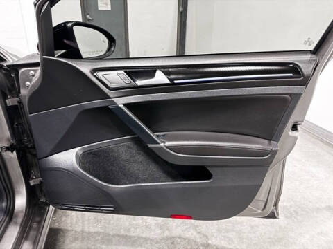 2017 Volkswagen Golf R 4Motion