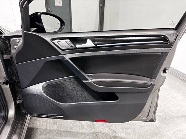 2017 Volkswagen Golf R 4Motion