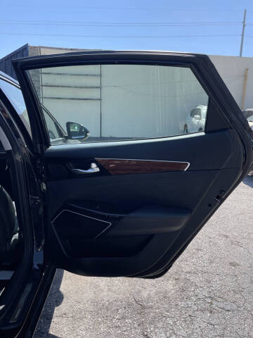 2017 Kia Cadenza Premium