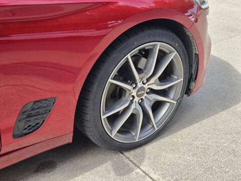 2022 Genesis G70