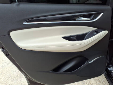 2022 Buick Enclave Essence