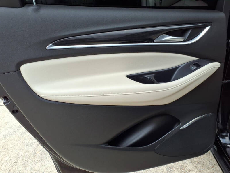 2022 Buick Enclave Essence