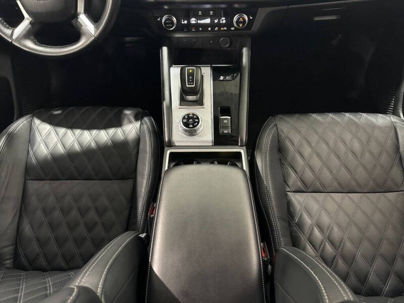 2023 Mitsubishi Outlander PHEV SEL