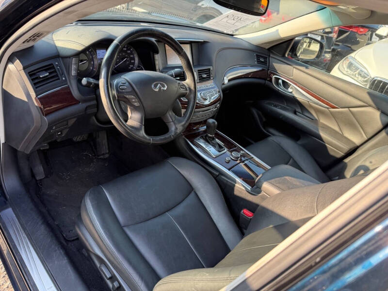 2015 Infiniti Q70 3.7