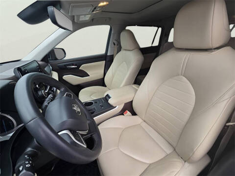 2022 Toyota Highlander Hybrid XLE