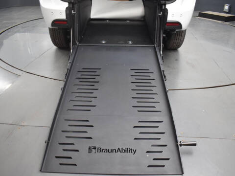 2025 Chrysler Voyager LX