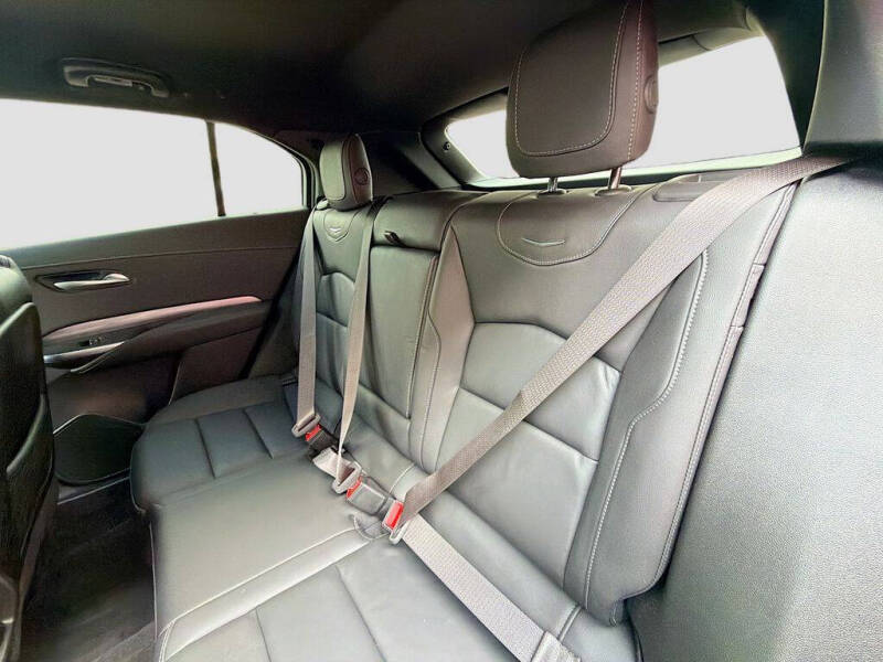 2025 Cadillac XT4 Premium Luxury