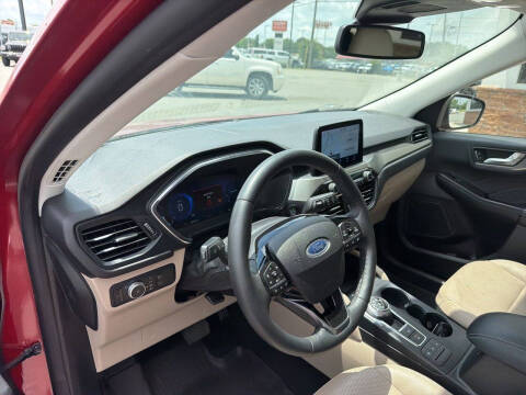 2022 Ford Escape Titanium