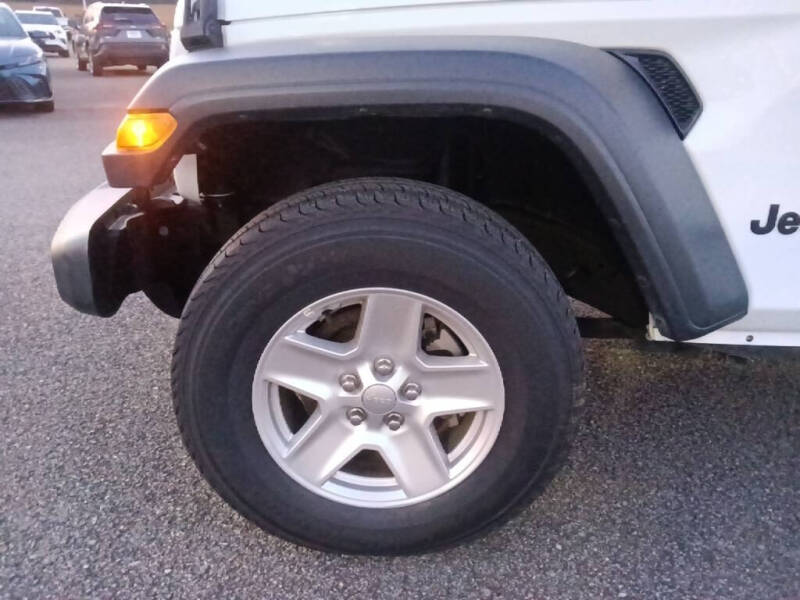 2023 Jeep Gladiator Sport