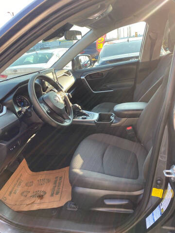 2022 Toyota RAV4 Hybrid LE