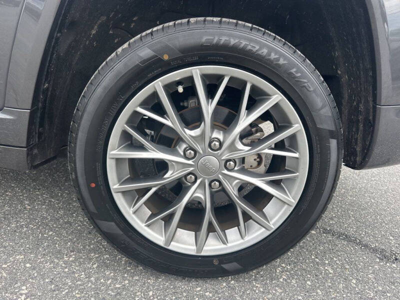 2022 Jeep Grand Cherokee Summit