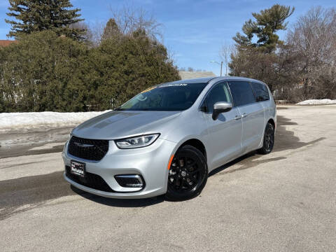 2023 Chrysler Pacifica for sale at RELIABLE AUTOMOBILE SALES, INC in Sturgeon Bay WI