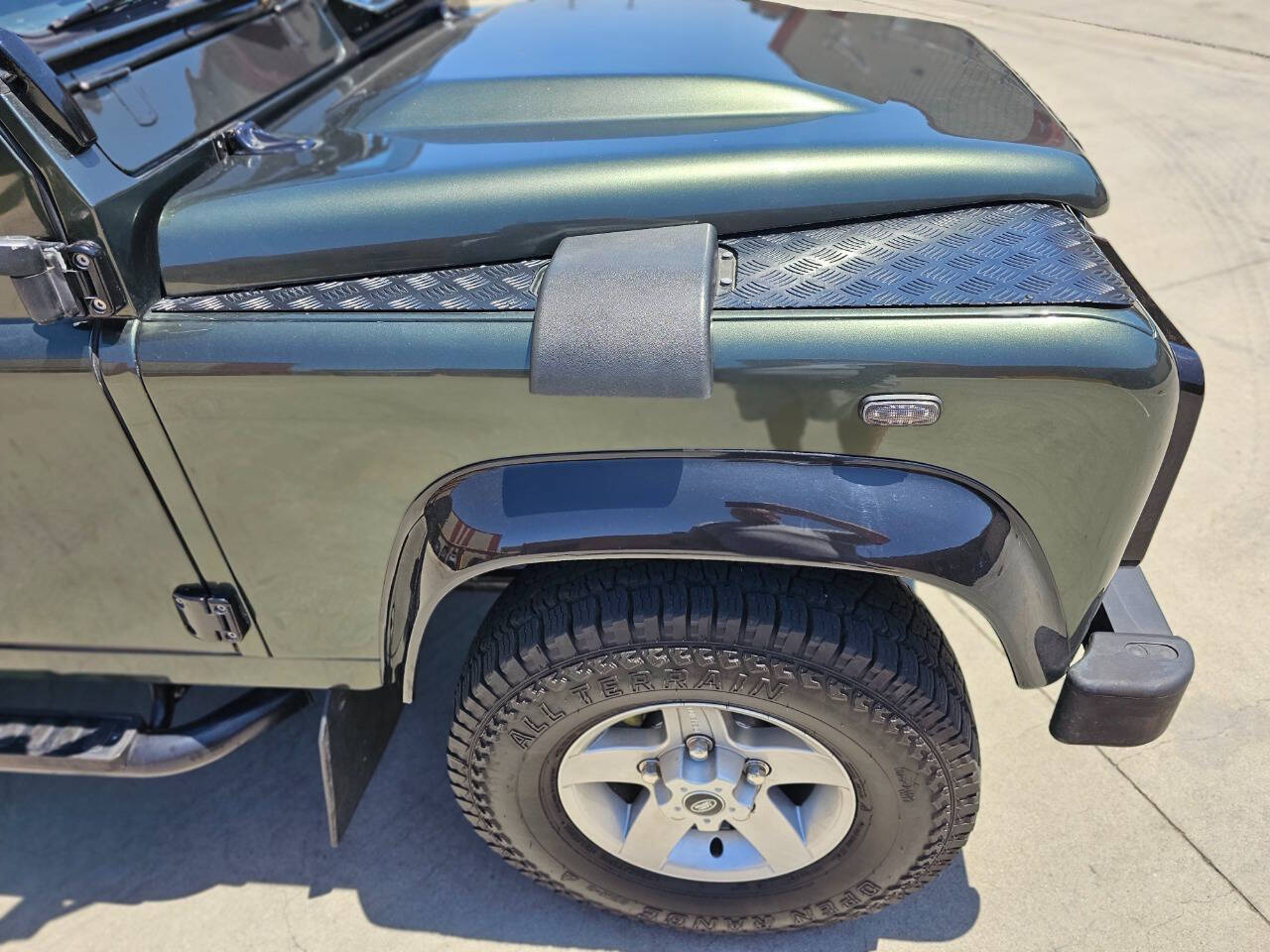 1990 Land Rover Defender 11