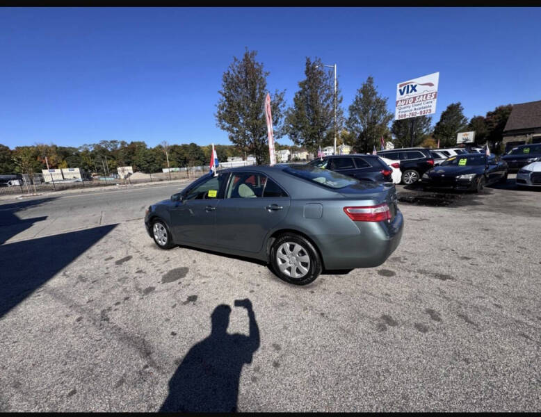 2009 Toyota Camry LE photo 7