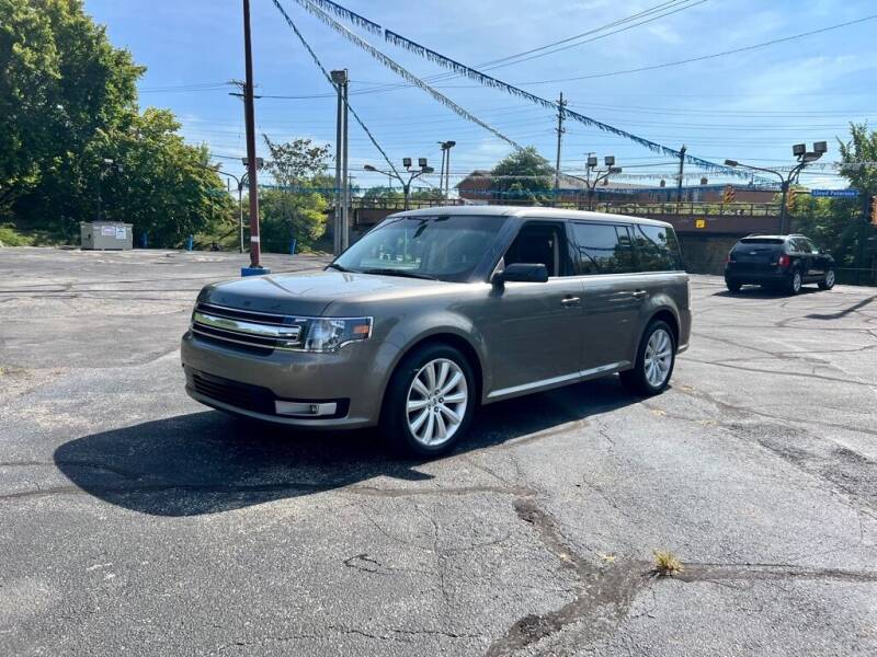 2013 Ford Flex for sale at RUN & DRIVE AUTO SALE LLC in Cleveland OH