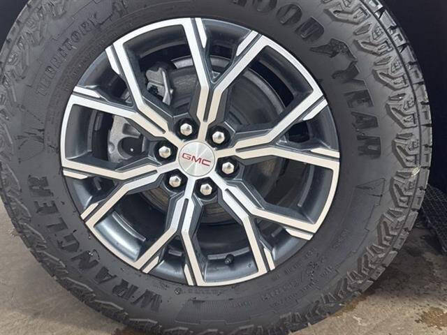 2025 GMC Acadia AT4