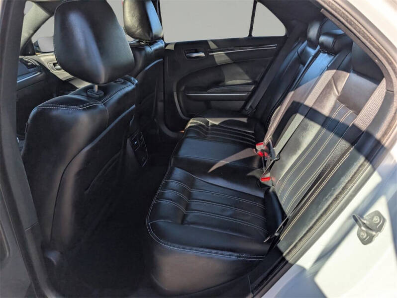 2022 Chrysler 300 S V8