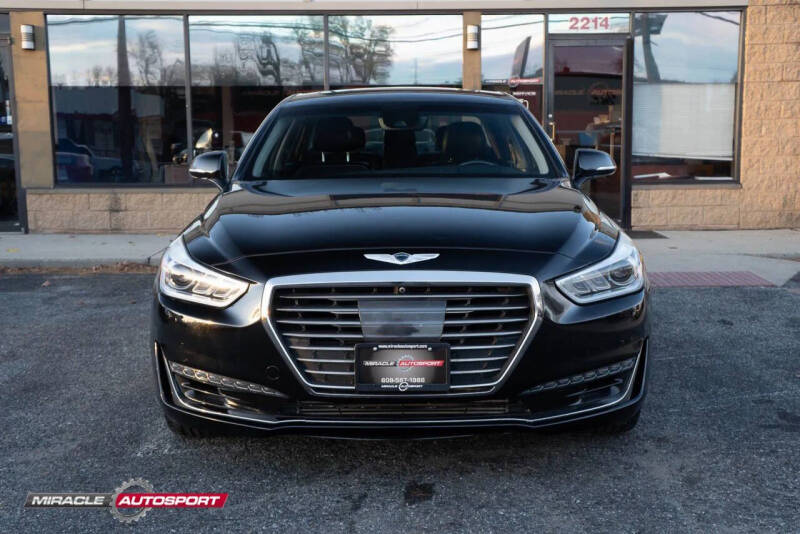 2017 Genesis G90