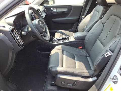 2026 Volvo XC40 B5 Plus