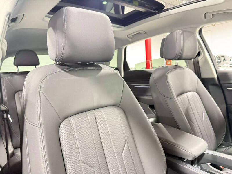 2019 Audi e-tron quattro Premium Plus