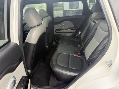 2015 Kia Soul +