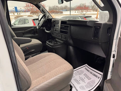 2025 Chevrolet Express 2500