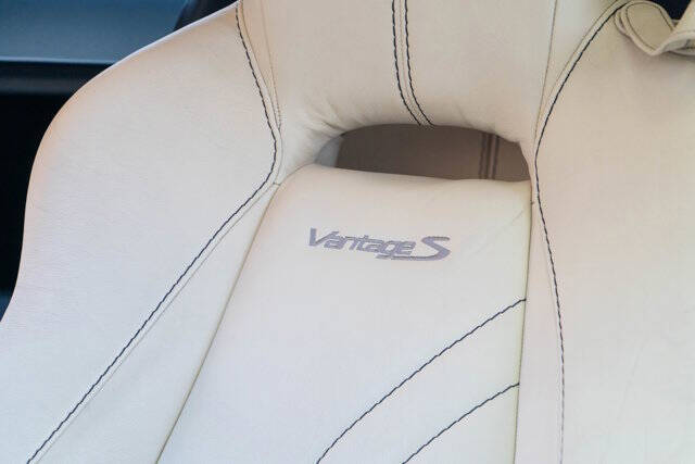 2012 Aston Martin V8 Vantage 5