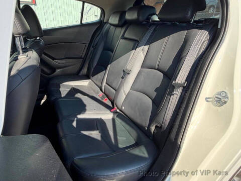 2018 Mazda MAZDA3 Touring