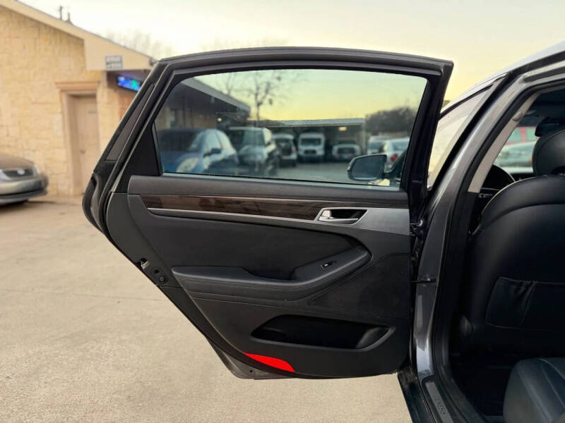 2016 Hyundai Genesis