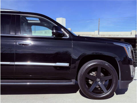 2017 Cadillac Escalade Luxury