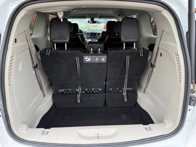 2020 Chrysler Voyager LXi