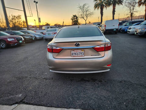 2013 Lexus ES 300h