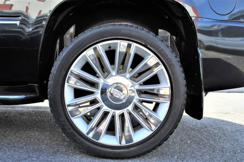 2012 Cadillac Escalade Luxury