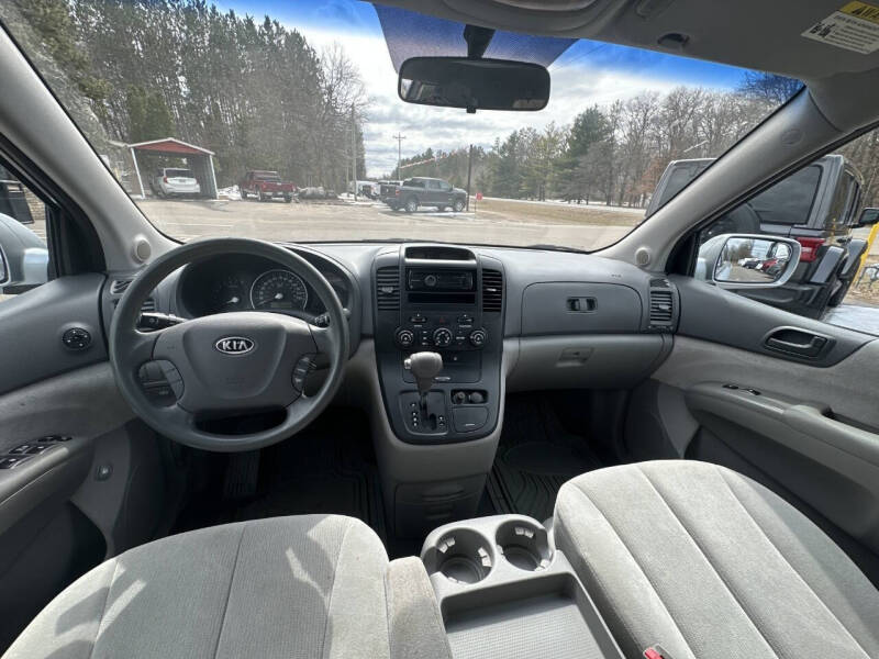 2009 Kia Sedona LX